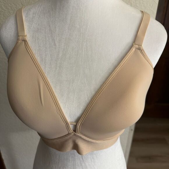 Lively T-Shirt Wireless Spacer Bra No Underwire 36DDD - Picture 3 of 10